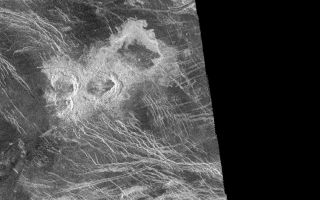 <h1>PIA00088:  Venus - Stein Triplet Crater</h1><div class="PIA00088" lang="en" style="width:800px;text-align:left;margin:auto;background-color:#000;padding:10px;max-height:150px;overflow:auto;"><p>The Magellan synthetic aperture radar (SAR) imaged this unique 'triplet crater,' or 'crater field' during orbits 418-421 on 21 September 1990. These craters are 14 kilometers, 11 kilometers, and 9 kilometers in diameter, respectively, and are centered at latitude -30.1 degrees south and longitude 345.5 degrees east. The Magellan Science Team has proposed the name Stein for this crater field after the American author, Gertrude Stein. This name has not yet been approved by the International Astronomical Union. The crater field was formed on highly fractured plains. The impacts generated a considerable amount of low viscosity 'flows' thought to consist largely of shock-melted target material along with fragmented debris from the crater. The three craters appear to have relatively steep walls based on the distortion in the image of the near and far walls of the craters in the Magellan radar look direction (from the left). The flow deposits from the three craters extend dominantly to the northeast (upper right).<br /><br /><a href="http://photojournal.jpl.nasa.gov/catalog/PIA00088" onclick="window.open(this.href); return false;" title="Voir l'image 	 PIA00088:  Venus - Stein Triplet Crater	  sur le site de la NASA">Voir l'image 	 PIA00088:  Venus - Stein Triplet Crater	  sur le site de la NASA.</a></div>