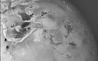 <h1>PIA01105:  Geologic Landforms on Io (Area 3)</h1><div class="PIA01105" lang="en" style="width:800px;text-align:left;margin:auto;background-color:#000;padding:10px;max-height:150px;overflow:auto;">Shown here is one of the topographic mapping images of Jupiter's moon Io (Latitude: +2 to +65 degrees, Longitude: 150 to 223 degrees) acquired by NASA's Galileo spacecraft, revealing a great variety of landforms. There are rugged mountains several miles high, layered materials forming plateaus, and many irregular depressions called volcanic calderas. There are also dark lava flows and bright deposits of SO2 frost or other sulfurous materials, which have no discernable topographic relief at this scale. Several of the dark, flow-like features correspond to hot spots, and may be active lava flows. There are no landforms resembling impact craters, as the volcanism covers the surface with new deposits much more rapidly than the flux of comets and asteroids can create large impact craters.<p>North is to the top of the picture and the sun illuminates the surface from the left. The image covers an area about 2000 kilometers wide and the smallest features that can be discerned are 2.5 kilometers in size. This image was taken on November 6th, 1996, at a range of 245,719 kilometers by the Solid State Imaging (CCD) system on the Galileo Spacecraft.<p>The Jet Propulsion Laboratory, Pasadena, CA manages the mission for NASA's Office of Space Science, Washington, DC.<p>This image and other images and data received from Galileo are posted on the World Wide Web, on the Galileo mission home page at URL http://galileo.jpl.nasa.gov. Background information and educational context for the images can be found at <a href="http://www2.jpl.nasa.gov/galileo/sepo/" target="_blank">http://www.jpl.nasa.gov/galileo/sepo</a>..<br /><br /><a href="http://photojournal.jpl.nasa.gov/catalog/PIA01105" onclick="window.open(this.href); return false;" title="Voir l'image 	 PIA01105:  Geologic Landforms on Io (Area 3)	  sur le site de la NASA">Voir l'image 	 PIA01105:  Geologic Landforms on Io (Area 3)	  sur le site de la NASA.</a></div>