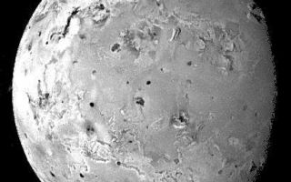 <h1>PIA01217:  Topography of Io</h1><div class="PIA01217" lang="en" style="width:410px;text-align:left;margin:auto;background-color:#000;padding:10px;max-height:150px;overflow:auto;">This image of Io was acquired by Galileo during its ninth orbit (C9) of Jupiter as part of a sequence of images designed to cover Io at low illumination angles to map the landforms. Obtaining images at such illuminations is like taking a picture from a high altitude around sunrise or sunset. Such lighting conditions emphasize the topography of the volcanic satellite. Several mountains up to a few miles high can be seen in this view, especially near the upper right. Some of these mountains appear to be tilted crustal blocks.<p>North is to the top of the picture. The resolution is 8.3 kilometers per picture element. The image was taken on June 27, 1997 at a range of 817,000 kilometers by the solid state imaging (CCD) system on NASA's Galileo spacecraft.<p>The Jet Propulsion Laboratory, Pasadena, CA manages the mission for NASA's Office of Space Science, Washington, DC.<p>This image and other images and data received from Galileo are posted on the World Wide Web, on the Galileo mission home page at URL http://galileo.jpl.nasa.gov. Background information and educational context for the images can be found at <a href="http://www2.jpl.nasa.gov/galileo/sepo/" target="_blank">http://www.jpl.nasa.gov/galileo/sepo</a>..<br /><br /><a href="http://photojournal.jpl.nasa.gov/catalog/PIA01217" onclick="window.open(this.href); return false;" title="Voir l'image 	 PIA01217:  Topography of Io	  sur le site de la NASA">Voir l'image 	 PIA01217:  Topography of Io	  sur le site de la NASA.</a></div>