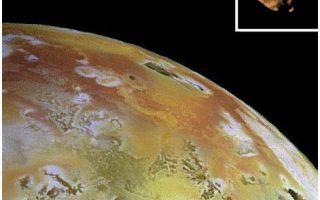 <h1>PIA01626:  Comparison of Amalthea to Io</h1><div class="PIA01626" lang="en" style="width:471px;text-align:left;margin:auto;background-color:#000;padding:10px;max-height:150px;overflow:auto;"><p>Composite view of Amalthea and Io at the same scale. The visible part of Amalthea is about 150 kilometers across. The colors are approximate. Amalthea is actually much darker than Io, but is displayed at a similar brightness for ease of viewing. The <a href="/catalog/PIA01624">shape of Amalthea</a> is controlled largely by impact cratering and fragmentation. In contrast, Io, like Earth, has gravity sufficient to form it into a slightly ellipsoidal sphere. Amalthea is covered by craters because there are no processes which erode or cover them efficiently. On extremely volcanically active Io, impact craters are covered quickly by lavas and other volcanic materials. Some of the volcanic materials escape from Io and probably contribute to the reddish colors of Amalthea and the other small inner satellites.</p><p>The Amalthea and Io composites, obtained by the solid state imaging (SSI) camera on NASA's Galileo spacecraft on different orbits, were placed side by side for comparison purposes. The Amalthea composite combines data taken with the clear filter of the SSI system during orbit six, with lower resolution color images taken with the green, violet, and 1 micrometer filters during orbit 4. The Io data was obtained on July 2nd, 1998 (orbit 14) using the green, violet, and 1 micrometer filters.</p><p>The Jet Propulsion Laboratory, Pasadena, CA manages the Galileo mission for NASA's Office of Space Science, Washington, DC.</p><p>This image and other images and data received from Galileo are posted on the World Wide Web, on the Galileo mission home page at URL <a href="http://solarsystem.nasa.gov/galileo/" target="_blank">http://solarsystem.nasa.gov/galileo/</a>. Background information and educational context for the images can be found at URL <a href="http://www2.jpl.nasa.gov/galileo/sepo/" target="_blank">http://www.jpl.nasa.gov/galileo/sepo</a>."><a href="http://www2.jpl.nasa.gov/galileo/sepo/" target="_blank">http://www.jpl.nasa.gov/galileo/sepo</a>.</a></p><br /><br /><a href="http://photojournal.jpl.nasa.gov/catalog/PIA01626" onclick="window.open(this.href); return false;" title="Voir l'image 	 PIA01626:  Comparison of Amalthea to Io	  sur le site de la NASA">Voir l'image 	 PIA01626:  Comparison of Amalthea to Io	  sur le site de la NASA.</a></div>