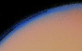 <h1>PIA02238:  Titan's thick haze layer</h1><div class="PIA02238" lang="en" style="width:485px;text-align:left;margin:auto;background-color:#000;padding:10px;max-height:150px;overflow:auto;">Titan's thick haze layer is shown in this enhanced Voyager 1 image taken Nov. 12, 1980 at a distance of 435,000 kilometers (270,000 miles). Voyager images of Saturn's largest moon show Titan completely enveloped by haze that merges with a darker "hood" or cloud layer over the north pole. Such a mantle is not present at the south pole. At Voyager's closest approach to Titan on Nov. 11, 1980, spacecraft instruments found that the moon has a substantial atmosphere, far denser than that of Mars and possibly denser than Earth's. The Voyager Project is managed for NASA by the Jet Propulsion Laboratory, Pasadena, Calif.<br /><br /><a href="http://photojournal.jpl.nasa.gov/catalog/PIA02238" onclick="window.open(this.href); return false;" title="Voir l'image 	 PIA02238:  Titan's thick haze layer	  sur le site de la NASA">Voir l'image 	 PIA02238:  Titan's thick haze layer	  sur le site de la NASA.</a></div>
