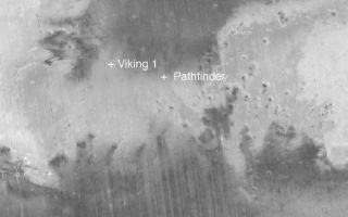 <h1>PIA02320:  New Views of Mars from the Thermal Emission Spectrometer Instrument</h1><div class="PIA02320" lang="en" style="width:800px;text-align:left;margin:auto;background-color:#000;padding:10px;max-height:150px;overflow:auto;"><p>During the first 1500 orbits (March through August, 1999) of the Mars Global Surveyor (MGS) mapping mission the Thermal Emission Spectrometer(TES) instrument has been measuring the surface brightness (albedo) of Mars. In this figure of all of the TES data acquired during that period have been combined to produce a detailed image of the Martian surface. The region shown includes the equatorial region of Mars where both the Pathfinder and Viking 1 spacecraft landed. The dark regions are areas swept free of dust by the Martian winds, whereas the brighter regions are areas of dust accumulation.</p><p>These bright and dark markings are known to change over time as the Martian winds move dust and sand across the surface. The TES measurements are providing a means of tracking these changes in very precise manner. Note that the Pathfinder landing site is located near the boundary between bright and dark regions and that the landing site is located in a region of modest dust accumulation.</p><p>The TES instrument was built by Raytheon Santa Barbara Remote Sensing and is operated at Arizona State University as part of NASA*s Mars Global Surveyor mission. The MGS mission is managed by the Jet Propulsion Laboratory in Pasadena, CA and operated in conjunction with Lockheed Martin Astronautics in Denver, CO.</p><br /><br /><a href="http://photojournal.jpl.nasa.gov/catalog/PIA02320" onclick="window.open(this.href); return false;" title="Voir l'image 	 PIA02320:  New Views of Mars from the Thermal Emission Spectrometer Instrument	  sur le site de la NASA">Voir l'image 	 PIA02320:  New Views of Mars from the Thermal Emission Spectrometer Instrument	  sur le site de la NASA.</a></div>