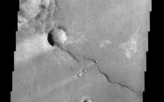 <h1>PIA02889:  Windstreaks</h1><div class="PIA02889" lang="en" style="width:543px;text-align:left;margin:auto;background-color:#000;padding:10px;max-height:150px;overflow:auto;"><p><a href="/figures/PIA02889_fig1.jpg"></a><br><b>Context image for PIA02889<br />Windstreaks</b></p><p>These windstreaks are located in the southern part of Syrtis major.</p><p>Image information: VIS instrument. Latitude 0.1N, Longitude 65.0E. 18 meter/pixel resolution.</p><p>Please see the <a href="http://themis.asu.edu/terms" target="_blank">THEMIS Data Citation Note</a> for details on crediting THEMIS images. </p><p>Note: this THEMIS visual image has not been radiometrically nor geometrically calibrated for this preliminary release. An empirical correction has been performed to remove instrumental effects. A linear shift has been applied in the cross-track and down-track direction to approximate spacecraft and planetary motion. Fully calibrated and geometrically projected images will be released through the Planetary Data System in accordance with Project policies at a later time.</p><p>NASA's Jet Propulsion Laboratory manages the 2001 Mars Odyssey mission for NASA's Office of Space Science, Washington, D.C. The Thermal Emission Imaging System (THEMIS) was developed by Arizona State University, Tempe, in collaboration with Raytheon Santa Barbara Remote Sensing. The THEMIS investigation is led by Dr. Philip Christensen at Arizona State University. Lockheed Martin Astronautics, Denver, is the prime contractor for the Odyssey project, and developed and built the orbiter. Mission operations are conducted jointly from Lockheed Martin and from JPL, a division of the California Institute of Technology in Pasadena.</p><br /><br /><a href="http://photojournal.jpl.nasa.gov/catalog/PIA02889" onclick="window.open(this.href); return false;" title="Voir l'image 	 PIA02889:  Windstreaks	  sur le site de la NASA">Voir l'image 	 PIA02889:  Windstreaks	  sur le site de la NASA.</a></div>
