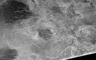 <h1>PIA03555:  Titan, a Geologically Dynamic World</h1><div class="PIA03555" lang="en" style="width:800px;text-align:left;margin:auto;background-color:#000;padding:10px;max-height:150px;overflow:auto;"><p>Synthetic aperture radar images obtained in February 2005 show that Titan's surface is modified by fluid flows and wind-driven deposits. Previous synthetic aperture radar images have shown features that may be cryovolcanic in origin, such as long flows (see <a href="/catalog/PIA06993">PIA06993</a>) and linear features that may have formed by tectonic processes (see <a href="/catalog/PIA06995">PIA06995</a>). </p><p>The latest data argue that Titan has a young and dynamic surface that is modified by all four major geologic processes: volcanism, tectonism, erosion, and impact cratering. All surfaces of solid bodies are shaped by these four processes, and Cassini-Huygens is revealing how each has contributed to the Titan we see today. </p><p>The data show a variety of surface drainage patterns that include twisting channels 1 to 2 kilometers-wide (0.6 to 1.2 miles) and up to 200-kilometers-long (124 miles). There is a well-developed drainage pattern associated with a large (450-kilometer, or 280 mile-diameter) basin that has eroded part of the basin's rim on the lower right of the image. These patters are in much larger scales than those imaged by the Huygens probe. </p><p>The most surprising new features revealed in the synthetic aperture images are dark lineated streaks, dubbed "cat scratches," which are seen in patches throughout the whole radar swath image (see <a href="/catalog/PIA07009">PIA07009</a>). The "scratches" are interpreted as linear/longitudinal dunes formed by wind transport. Radar images of terrestrial dunes, such as snow dunes in Antarctica, show remarkably similar patterns. Individual "scratches" are 500 meters to 1 kilometer (1,640 feet to 0.6 miles) across and spaced by 1 to 2 kilometer intervals (0.6 to 1.2-mile), straight or undulated, and oriented roughly east-west, suggesting a direction of prevalent winds. </p><p>The Cassini-Huygens mission is a cooperative project of NASA, the European Space Agency and the Italian Space Agency. The Jet Propulsion Laboratory, a division of the California Institute of Technology in Pasadena, manages the mission for NASA's Science Mission Directorate, Washington, D.C. The Cassini orbiter was designed, developed and assembled at JPL. The radar instrument team is based at JPL, working with team members from the United States and several European countries.</p><p>For more information about the Cassini-Huygens mission visit <a href="http://saturn.jpl.nasa.gov">http://saturn.jpl.nasa.gov</a>.</p><br /><br /><a href="http://photojournal.jpl.nasa.gov/catalog/PIA03555" onclick="window.open(this.href); return false;" title="Voir l'image 	 PIA03555:  Titan, a Geologically Dynamic World	  sur le site de la NASA">Voir l'image 	 PIA03555:  Titan, a Geologically Dynamic World	  sur le site de la NASA.</a></div>