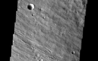 <h1>PIA04787:  A Different Medusae Fossae Formation</h1><div class="PIA04787" lang="en" style="width:525px;text-align:left;margin:auto;background-color:#000;padding:10px;max-height:150px;overflow:auto;"><p /><a href="/figures/PIA04787_context.jpg"></a><br /><p />Released 10 October 2003<p />The western-most mound of the discontinuous deposit of Medusae Fossae Formation (MFF) shows a style of erosion different from the typical. The MFF commonly displays a range of yardang features, the boat hull shaped ridges that result from wind erosion, like those seen in a previous THEMIS image <a href="/catalog/PIA03908">(Yardangs in Medusa Fossae)</a>. The current image shows no obvious yardangs and instead shows pits and troughs that appear to be due to collapse rather than wind erosion.<p />Image information: VIS instrument. Latitude 2.6, Longitude 139.7 East (220.3 West). 19 meter/pixel resolution.<p />Note: this THEMIS visual image has not been radiometrically nor geometrically calibrated for this preliminary release. An empirical correction has been performed to remove instrumental effects. A linear shift has been applied in the cross-track and down-track direction to approximate spacecraft and planetary motion. Fully calibrated and geometrically projected images will be released through the Planetary Data System in accordance with Project policies at a later time. <p />NASA's Jet Propulsion Laboratory manages the 2001 Mars Odyssey mission for NASA's Office of Space Science, Washington, D.C. The Thermal Emission Imaging System (THEMIS) was developed by Arizona State University, Tempe, in collaboration with Raytheon Santa Barbara Remote Sensing. The THEMIS investigation is led by Dr. Philip Christensen at Arizona State University. Lockheed Martin Astronautics, Denver, is the prime contractor for the Odyssey project, and developed and built the orbiter. Mission operations are conducted jointly from Lockheed Martin and from JPL, a division of the California Institute of Technology in Pasadena.<br /><br /><a href="http://photojournal.jpl.nasa.gov/catalog/PIA04787" onclick="window.open(this.href); return false;" title="Voir l'image 	 PIA04787:  A Different Medusae Fossae Formation	  sur le site de la NASA">Voir l'image 	 PIA04787:  A Different Medusae Fossae Formation	  sur le site de la NASA.</a></div>