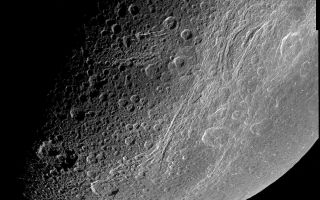 <h1>PIA06163:  Highest Resolution View of Dione</h1><div class="PIA06163" lang="en" style="width:800px;text-align:left;margin:auto;background-color:#000;padding:10px;max-height:150px;overflow:auto;"><p>This very detailed image taken during the Cassini spacecraft's closest approach to Saturn's moon Dione on Dec. 14, 2004 is centered on the wispy terrain of the moon. To the surprise of Cassini imaging scientists, the wispy terrain does not consist of thick ice deposits, but rather the bright ice cliffs created by tectonic fractures. </p><p>The Cassini-Huygens mission is a cooperative project of NASA, the European Space Agency and the Italian Space Agency. The Jet Propulsion Laboratory, a division of the California Institute of Technology in Pasadena, manages the mission for NASA's Science Mission Directorate, Washington, D.C. The Cassini orbiter and its two onboard cameras were designed, developed and assembled at JPL. The imaging team is based at the Space Science Institute, Boulder, Colo.</p><p>For more information, about the Cassini-Huygens mission visit, <a href="http://saturn.jpl.nasa.gov/">http://saturn.jpl.nasa.gov</a> and the Cassini imaging team home page, <a href="http://ciclops.org/">http://ciclops.org</a>.</p><br /><br /><a href="http://photojournal.jpl.nasa.gov/catalog/PIA06163" onclick="window.open(this.href); return false;" title="Voir l'image 	 PIA06163:  Highest Resolution View of Dione	  sur le site de la NASA">Voir l'image 	 PIA06163:  Highest Resolution View of Dione	  sur le site de la NASA.</a></div>