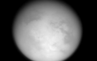 <h1>PIA06181:  Close Titan Flyby 3, Image #2</h1><div class="PIA06181" lang="en" style="width:800px;text-align:left;margin:auto;background-color:#000;padding:10px;max-height:150px;overflow:auto;"><p>This image was taken during Cassini's third close approach to Titan on Feb. 15, 2005.</p><p>The image was taken with the Cassini spacecraft narrow angle camera, through a filter sensitive to wavelengths of polarized infrared light, centered at 938 nanometers.</p><p>The Cassini-Huygens mission is a cooperative project of NASA, the European Space Agency and the Italian Space Agency. The Jet Propulsion Laboratory, a division of the California Institute of Technology in Pasadena, manages the mission for NASA's Science Mission Directorate, Washington, D.C. The Cassini orbiter and its two onboard cameras were designed, developed and assembled at JPL. The imaging team is based at the Space Science Institute, Boulder, Colo.</p><p>For more information about the Cassini-Huygens mission, visit <a href="http://saturn.jpl.nasa.gov">http://saturn.jpl.nasa.gov</a> and the Cassini imaging team home page, <a href="http://ciclops.org">http://ciclops.org</a>.</p><br /><br /><a href="http://photojournal.jpl.nasa.gov/catalog/PIA06181" onclick="window.open(this.href); return false;" title="Voir l'image 	 PIA06181:  Close Titan Flyby 3, Image #2	  sur le site de la NASA">Voir l'image 	 PIA06181:  Close Titan Flyby 3, Image #2	  sur le site de la NASA.</a></div>