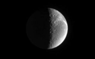 <h1>PIA06638:  Daybreak on Dione</h1><div class="PIA06638" lang="en" style="width:464px;text-align:left;margin:auto;background-color:#000;padding:10px;max-height:150px;overflow:auto;"><p>The Sun also rises on Saturn's moon Dione, seen in this image from Cassini. Wispy fractured terrain lies along the limb. Some details of the moon's topography can be noted along the terminator. Dione is 1,118 kilometers (695 miles) across.</p><p>This image is centered on territory at 310 degrees west longitude. The sunlit region in this view is on the trailing hemisphere on Dione. North is up and tilted 23 degrees to the left.</p><p>The image was taken with the Cassini spacecraft narrow-angle camera on March 12, 2005, through spectral filters sensitive to wavelengths of polarized green light. The view was acquired at a distance of approximately 1.8 million kilometers (1.1 million miles) from Dione and at a Sun-Dione-spacecraft, or phase, angle of 100 degrees. Resolution in the original image was 10 kilometers (7 miles) per pixel. The image has been contrast-enhanced and magnified by a factor of two to aid visibility. </p><p>The Cassini-Huygens mission is a cooperative project of NASA, the European Space Agency and the Italian Space Agency. The Jet Propulsion Laboratory, a division of the California Institute of Technology in Pasadena, manages the mission for NASA's Science Mission Directorate, Washington, D.C. The Cassini orbiter and its two onboard cameras were designed, developed and assembled at JPL. The imaging team is based at the Space Science Institute, Boulder, Colo.</p><p>For more information about the Cassini-Huygens mission, visit <a href="http://saturn.jpl.nasa.gov">http://saturn.jpl.nasa.gov</a> and the Cassini imaging team home page, <a href="http://ciclops.org">http://ciclops.org</a>.</p><br /><br /><a href="http://photojournal.jpl.nasa.gov/catalog/PIA06638" onclick="window.open(this.href); return false;" title="Voir l'image 	 PIA06638:  Daybreak on Dione	  sur le site de la NASA">Voir l'image 	 PIA06638:  Daybreak on Dione	  sur le site de la NASA.</a></div>