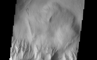 <h1>PIA07205:  Olympus Mons Landslide</h1><div class="PIA07205" lang="en" style="width:584px;text-align:left;margin:auto;background-color:#000;padding:10px;max-height:150px;overflow:auto;"><p><a href="/figures/PIA07205_fig1.jpg"> </a><br /><p>The landslide in this VIS image originated from the steep escarpment which surrounds the Olympus Mons volcano on Mars. This landslide is located on the northern side of the volcano.</p><p>Image information: VIS instrument. Latitude 23.2, Longitude 223.9 East (136.1 West). 100 meter/pixel resolution.</p><p>Note: this THEMIS visual image has not been radiometrically nor geometrically calibrated for this preliminary release. An empirical correction has been performed to remove instrumental effects. A linear shift has been applied in the cross-track and down-track direction to approximate spacecraft and planetary motion. Fully calibrated and geometrically projected images will be released through the Planetary Data System in accordance with Project policies at a later time.</p><p>NASA's Jet Propulsion Laboratory manages the 2001 Mars Odyssey mission for NASA's Office of Space Science, Washington, D.C. The Thermal Emission Imaging System (THEMIS) was developed by Arizona State University, Tempe, in collaboration with Raytheon Santa Barbara Remote Sensing. The THEMIS investigation is led by Dr. Philip Christensen at Arizona State University. Lockheed Martin Astronautics, Denver, is the prime contractor for the Odyssey project, and developed and built the orbiter. Mission operations are conducted jointly from Lockheed Martin and from JPL, a division of the California Institute of Technology in Pasadena.</p><br /><br /><a href="http://photojournal.jpl.nasa.gov/catalog/PIA07205" onclick="window.open(this.href); return false;" title="Voir l'image 	 PIA07205:  Olympus Mons Landslide	  sur le site de la NASA">Voir l'image 	 PIA07205:  Olympus Mons Landslide	  sur le site de la NASA.</a></div>