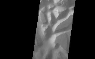 <h1>PIA07487:  Hydraotes Chaos</h1><div class="PIA07487" lang="en" style="width:360px;text-align:left;margin:auto;background-color:#000;padding:10px;max-height:150px;overflow:auto;"><a href="/figures/PIA07487_fig1.jpg"></a><br /><p>The topic for the Image of the Day for the weeks of March 7-18 will be mountains on Mars.</p><p>This is an image of Hydraotes Chaos, the large chaos terrain just east of Valles Marineris. Chaos is typically interpreted to be a collapse terrain; it is the blocky landscape after the transport and removal of subsurface support.</p><p>A good diagram showing the structural difference between simple and complex craters is here: <a href="http://www.lpi.usra.edu/expmoon/science/craterstructure.html">http://www.lpi.usra.edu/expmoon/science/craterstructure.html</a></p>Image information: VIS instrument. Latitude 1.6, Longitude 325.6 East (34.4 West). 19 meter/pixel resolution.</p><p>Note: this THEMIS visual image has not been radiometrically nor geometrically calibrated for this preliminary release. An empirical correction has been performed to remove instrumental effects. A linear shift has been applied in the cross-track and down-track direction to approximate spacecraft and planetary motion. Fully calibrated and geometrically projected images will be released through the Planetary Data System in accordance with Project policies at a later time.</p><p>NASA's Jet Propulsion Laboratory manages the 2001 Mars Odyssey mission for NASA's Office of Space Science, Washington, D.C. The Thermal Emission Imaging System (THEMIS) was developed by Arizona State University, Tempe, in collaboration with Raytheon Santa Barbara Remote Sensing. The THEMIS investigation is led by Dr. Philip Christensen at Arizona State University. Lockheed Martin Astronautics, Denver, is the prime contractor for the Odyssey project, and developed and built the orbiter. Mission operations are conducted jointly from Lockheed Martin and from JPL, a division of the California Institute of Technology in Pasadena.</p><br /><br /><a href="http://photojournal.jpl.nasa.gov/catalog/PIA07487" onclick="window.open(this.href); return false;" title="Voir l'image 	 PIA07487:  Hydraotes Chaos	  sur le site de la NASA">Voir l'image 	 PIA07487:  Hydraotes Chaos	  sur le site de la NASA.</a></div>