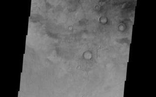 <h1>PIA09154:  Sand Dunes</h1><div class="PIA09154" lang="en" style="width:513px;text-align:left;margin:auto;background-color:#000;padding:10px;max-height:150px;overflow:auto;"><p><a href="/figures/PIA09154_fig1.jpg"></a><br><b>Context image for PIA09154<br />Sand Dunes</b></p><p>These sand dunes are located on the floor of Kaiser Crater.<p>Image information: VIS instrument. Latitude -47.4N, Longitude 18.8E. 17 meter/pixel resolution.</p><p>Please see the <a href="http://themis.asu.edu/terms" target="_blank">THEMIS Data Citation Note</a> for details on crediting THEMIS images.</p><p>Note: this THEMIS visual image has not been radiometrically nor geometrically calibrated for this preliminary release. An empirical correction has been performed to remove instrumental effects. A linear shift has been applied in the cross-track and down-track direction to approximate spacecraft and planetary motion. Fully calibrated and geometrically projected images will be released through the Planetary Data System in accordance with Project policies at a later time.</p><p>NASA's Jet Propulsion Laboratory manages the 2001 Mars Odyssey mission for NASA's Office of Space Science, Washington, D.C. The Thermal Emission Imaging System (THEMIS) was developed by Arizona State University, Tempe, in collaboration with Raytheon Santa Barbara Remote Sensing. The THEMIS investigation is led by Dr. Philip Christensen at Arizona State University. Lockheed Martin Astronautics, Denver, is the prime contractor for the Odyssey project, and developed and built the orbiter. Mission operations are conducted jointly from Lockheed Martin and from JPL, a division of the California Institute of Technology in Pasadena.</p><br /><br /><a href="http://photojournal.jpl.nasa.gov/catalog/PIA09154" onclick="window.open(this.href); return false;" title="Voir l'image 	 PIA09154:  Sand Dunes	  sur le site de la NASA">Voir l'image 	 PIA09154:  Sand Dunes	  sur le site de la NASA.</a></div>