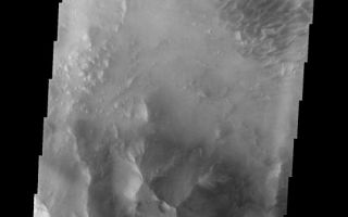 <h1>PIA09166:  Melas Chasma</h1><div class="PIA09166" lang="en" style="width:557px;text-align:left;margin:auto;background-color:#000;padding:10px;max-height:150px;overflow:auto;"><p><a href="/figures/PIA09166_fig1.jpg"></a><br><b>Context image for PIA09166<br />Melas Chasma</b></p><p>This image of the southern rim of Melas Chasma shows numerous small landslides. Large sand dunes are visible on the floor of Melas Chasma.<p>Image information: VIS instrument. Latitude -13.4N, Longitude 288.4E. 18 meter/pixel resolution.</p><p>Please see the <a href="http://themis.asu.edu/terms" target="_blank">THEMIS Data Citation Note</a> for details on crediting THEMIS images.</p><p>Note: this THEMIS visual image has not been radiometrically nor geometrically calibrated for this preliminary release. An empirical correction has been performed to remove instrumental effects. A linear shift has been applied in the cross-track and down-track direction to approximate spacecraft and planetary motion. Fully calibrated and geometrically projected images will be released through the Planetary Data System in accordance with Project policies at a later time.</p><p>NASA's Jet Propulsion Laboratory manages the 2001 Mars Odyssey mission for NASA's Office of Space Science, Washington, D.C. The Thermal Emission Imaging System (THEMIS) was developed by Arizona State University, Tempe, in collaboration with Raytheon Santa Barbara Remote Sensing. The THEMIS investigation is led by Dr. Philip Christensen at Arizona State University. Lockheed Martin Astronautics, Denver, is the prime contractor for the Odyssey project, and developed and built the orbiter. Mission operations are conducted jointly from Lockheed Martin and from JPL, a division of the California Institute of Technology in Pasadena.</p><br /><br /><a href="http://photojournal.jpl.nasa.gov/catalog/PIA09166" onclick="window.open(this.href); return false;" title="Voir l'image 	 PIA09166:  Melas Chasma	  sur le site de la NASA">Voir l'image 	 PIA09166:  Melas Chasma	  sur le site de la NASA.</a></div>