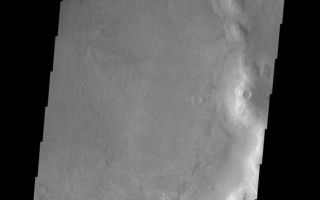<h1>PIA09278:  Kaiser Crater</h1><div class="PIA09278" lang="en" style="width:556px;text-align:left;margin:auto;background-color:#000;padding:10px;max-height:150px;overflow:auto;"><p><a href="/figures/PIA09278_fig1.jpg"></a><br><b>Context image for PIA09278<br />Kaiser Crater</b></p><p>Snaking sinuously across the top corner of this image are large, dark sand dunes. These dunes are on the floor of Kaiser Crater.<p>Image information: VIS instrument. Latitude -47.4N, Longitude 19.9E. 17 meter/pixel resolution.</p><p>Please see the <a href="http://themis.asu.edu/terms" target="_blank">THEMIS Data Citation Note</a> for details on crediting THEMIS images.</p><p>Note: this THEMIS visual image has not been radiometrically nor geometrically calibrated for this preliminary release. An empirical correction has been performed to remove instrumental effects. A linear shift has been applied in the cross-track and down-track direction to approximate spacecraft and planetary motion. Fully calibrated and geometrically projected images will be released through the Planetary Data System in accordance with Project policies at a later time.</p><p>NASA's Jet Propulsion Laboratory manages the 2001 Mars Odyssey mission for NASA's Office of Space Science, Washington, D.C. The Thermal Emission Imaging System (THEMIS) was developed by Arizona State University, Tempe, in collaboration with Raytheon Santa Barbara Remote Sensing. The THEMIS investigation is led by Dr. Philip Christensen at Arizona State University. Lockheed Martin Astronautics, Denver, is the prime contractor for the Odyssey project, and developed and built the orbiter. Mission operations are conducted jointly from Lockheed Martin and from JPL, a division of the California Institute of Technology in Pasadena.</p><br /><br /><a href="http://photojournal.jpl.nasa.gov/catalog/PIA09278" onclick="window.open(this.href); return false;" title="Voir l'image 	 PIA09278:  Kaiser Crater	  sur le site de la NASA">Voir l'image 	 PIA09278:  Kaiser Crater	  sur le site de la NASA.</a></div>