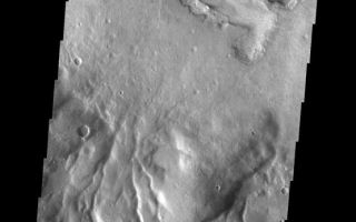 <h1>PIA09303:  Dunes</h1><div class="PIA09303" lang="en" style="width:555px;text-align:left;margin:auto;background-color:#000;padding:10px;max-height:150px;overflow:auto;"><p><a href="/figures/PIA09303_fig1.jpg"></a><br><b>Context image for PIA09303<br />Dunes</b></p><p>These dark dunes are located on the floor of an unnamed crater north of Rabe Crater.<p>Image information: VIS instrument. Latitude -37.8N, Longitude 33.1E. 17 meter/pixel resolution.</p><p>Please see the <a href="http://themis.asu.edu/terms" target="_blank">THEMIS Data Citation Note</a> for details on crediting THEMIS images.</p><p>Note: this THEMIS visual image has not been radiometrically nor geometrically calibrated for this preliminary release. An empirical correction has been performed to remove instrumental effects. A linear shift has been applied in the cross-track and down-track direction to approximate spacecraft and planetary motion. Fully calibrated and geometrically projected images will be released through the Planetary Data System in accordance with Project policies at a later time.</p><p>NASA's Jet Propulsion Laboratory manages the 2001 Mars Odyssey mission for NASA's Office of Space Science, Washington, D.C. The Thermal Emission Imaging System (THEMIS) was developed by Arizona State University, Tempe, in collaboration with Raytheon Santa Barbara Remote Sensing. The THEMIS investigation is led by Dr. Philip Christensen at Arizona State University. Lockheed Martin Astronautics, Denver, is the prime contractor for the Odyssey project, and developed and built the orbiter. Mission operations are conducted jointly from Lockheed Martin and from JPL, a division of the California Institute of Technology in Pasadena.</p><br /><br /><a href="http://photojournal.jpl.nasa.gov/catalog/PIA09303" onclick="window.open(this.href); return false;" title="Voir l'image 	 PIA09303:  Dunes	  sur le site de la NASA">Voir l'image 	 PIA09303:  Dunes	  sur le site de la NASA.</a></div>