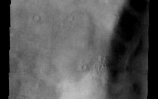 <h1>PIA09430:  Dust Devil Tracks</h1><div class="PIA09430" lang="en" style="width:440px;text-align:left;margin:auto;background-color:#000;padding:10px;max-height:150px;overflow:auto;"><p><a href="/figures/PIA09430_fig1.jpg"></a><br><b>Context image for PIA09430<br />Dust Devil Tracks</b></p><p>Dust devil tracks are a common feature in the southern hemisphere of Mars. These streaks are located in Promethei Terra, the site of the major dust storm image several days ago.<p>Image information: VIS instrument. Latitude -64.0N, Longitude 108.1E. 17 meter/pixel resolution.</p><p>Please see the <a href="http://themis.asu.edu/terms" target="_blank">THEMIS Data Citation Note</a> for details on crediting THEMIS images.</p><p>Note: this THEMIS visual image has not been radiometrically nor geometrically calibrated for this preliminary release. An empirical correction has been performed to remove instrumental effects. A linear shift has been applied in the cross-track and down-track direction to approximate spacecraft and planetary motion. Fully calibrated and geometrically projected images will be released through the Planetary Data System in accordance with Project policies at a later time.</p><p>NASA's Jet Propulsion Laboratory manages the 2001 Mars Odyssey mission for NASA's Office of Space Science, Washington, D.C. The Thermal Emission Imaging System (THEMIS) was developed by Arizona State University, Tempe, in collaboration with Raytheon Santa Barbara Remote Sensing. The THEMIS investigation is led by Dr. Philip Christensen at Arizona State University. Lockheed Martin Astronautics, Denver, is the prime contractor for the Odyssey project, and developed and built the orbiter. Mission operations are conducted jointly from Lockheed Martin and from JPL, a division of the California Institute of Technology in Pasadena.</p><br /><br /><a href="http://photojournal.jpl.nasa.gov/catalog/PIA09430" onclick="window.open(this.href); return false;" title="Voir l'image 	 PIA09430:  Dust Devil Tracks	  sur le site de la NASA">Voir l'image 	 PIA09430:  Dust Devil Tracks	  sur le site de la NASA.</a></div>