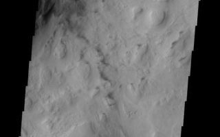 <h1>PIA10259:  Hellas Dunes</h1><div class="PIA10259" lang="en" style="width:563px;text-align:left;margin:auto;background-color:#000;padding:10px;max-height:150px;overflow:auto;"><p><a href="/figures/PIA10259_fig1.jpg"></a><br><b>Context image for PIA10259<br />Hellas Dunes</b></p><p>These small, dark dunes are located on the floor of Hellas Basin.<p>Image information: VIS instrument. Latitude -41.6N, Longitude 77.5E. 17 meter/pixel resolution.</p><p>Please see the <a href="http://themis.asu.edu/terms" target="_blank">THEMIS Data Citation Note</a> for details on crediting THEMIS images.</p><p>Note: this THEMIS visual image has not been radiometrically nor geometrically calibrated for this preliminary release. An empirical correction has been performed to remove instrumental effects. A linear shift has been applied in the cross-track and down-track direction to approximate spacecraft and planetary motion. Fully calibrated and geometrically projected images will be released through the Planetary Data System in accordance with Project policies at a later time.</p><p>NASA's Jet Propulsion Laboratory manages the 2001 Mars Odyssey mission for NASA's Office of Space Science, Washington, D.C. The Thermal Emission Imaging System (THEMIS) was developed by Arizona State University, Tempe, in collaboration with Raytheon Santa Barbara Remote Sensing. The THEMIS investigation is led by Dr. Philip Christensen at Arizona State University. Lockheed Martin Astronautics, Denver, is the prime contractor for the Odyssey project, and developed and built the orbiter. Mission operations are conducted jointly from Lockheed Martin and from JPL, a division of the California Institute of Technology in Pasadena.</p><br /><br /><a href="http://photojournal.jpl.nasa.gov/catalog/PIA10259" onclick="window.open(this.href); return false;" title="Voir l'image 	 PIA10259:  Hellas Dunes	  sur le site de la NASA">Voir l'image 	 PIA10259:  Hellas Dunes	  sur le site de la NASA.</a></div>
