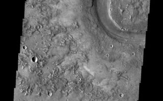 <h1>PIA10331:  Granicus Valles</h1><div class="PIA10331" lang="en" style="width:567px;text-align:left;margin:auto;background-color:#000;padding:10px;max-height:150px;overflow:auto;"><p><a href="/figures/PIA10331_fig1.jpg"></a><br><b>Context image for PIA10331<br />Granicus Valles</b></p><p>Granicus Valles originates from fracture systems of the Elysium Volcanic Complex. This channel system was likely produced by volcanic flows.<p>Image information: VIS instrument. Latitude 26.8N, Longitude 132.9E. 19 meter/pixel resolution.</p><p>Please see the <a href="http://themis.asu.edu/terms" target="_blank">THEMIS Data Citation Note</a> for details on crediting THEMIS images.</p><p>Note: this THEMIS visual image has not been radiometrically nor geometrically calibrated for this preliminary release. An empirical correction has been performed to remove instrumental effects. A linear shift has been applied in the cross-track and down-track direction to approximate spacecraft and planetary motion. Fully calibrated and geometrically projected images will be released through the Planetary Data System in accordance with Project policies at a later time.</p><p>NASA's Jet Propulsion Laboratory manages the 2001 Mars Odyssey mission for NASA's Office of Space Science, Washington, D.C. The Thermal Emission Imaging System (THEMIS) was developed by Arizona State University, Tempe, in collaboration with Raytheon Santa Barbara Remote Sensing. The THEMIS investigation is led by Dr. Philip Christensen at Arizona State University. Lockheed Martin Astronautics, Denver, is the prime contractor for the Odyssey project, and developed and built the orbiter. Mission operations are conducted jointly from Lockheed Martin and from JPL, a division of the California Institute of Technology in Pasadena.<br /><br /><a href="http://photojournal.jpl.nasa.gov/catalog/PIA10331" onclick="window.open(this.href); return false;" title="Voir l'image 	 PIA10331:  Granicus Valles	  sur le site de la NASA">Voir l'image 	 PIA10331:  Granicus Valles	  sur le site de la NASA.</a></div>
