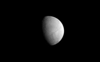 <h1>PIA10436:  Distant Details on Enceladus</h1><div class="PIA10436" lang="en" style="width:539px;text-align:left;margin:auto;background-color:#000;padding:10px;max-height:150px;overflow:auto;"><p>Interesting geological details on Enceladus can be seen in modest-resolution Cassini spacecraft views like this one. At bottom is the wrinkled and generally crater-free terrain near the moon's south pole, which contains the actively venting "tiger stripe" fractures. </p><p>Multiple funnel-shaped tectonic patterns are visible above (north of) the polar region; in higher resolution Cassini images these are seen to be folded regions of ridges and troughs (see <a href="/catalog/PIA06191">PIA06191</a>). North of these features are long, north-south trending fractures.</p><p>The view looks toward the southern hemisphere on the trailing side of Enceladus (504 kilometers, or 313 miles across).The image was taken in visible green light with the Cassini spacecraft narrow-angle camera on May 26, 2008 at a distance of approximately 516,000 kilometers (320,000 miles) from Enceladus. Image scale is 3 kilometers (2 miles) per pixel.</p><p>The Cassini-Huygens mission is a cooperative project of NASA, the European Space Agency and the Italian Space Agency. The Jet Propulsion Laboratory, a division of the California Institute of Technology in Pasadena, manages the mission for NASA's Science Mission Directorate, Washington, D.C. The Cassini orbiter and its two onboard cameras were designed, developed and assembled at JPL. The imaging operations center is based at the Space Science Institute in Boulder, Colo.</p><p>For more information about the Cassini-Huygens mission visit <a href="http://saturn.jpl.nasa.gov" class="external free" target="wpext">http://saturn.jpl.nasa.gov/</a>. The Cassini imaging team homepage is at <a href="http://ciclops.org" class="external free" target="wpext">http://ciclops.org</a>.<br /><br /><a href="http://photojournal.jpl.nasa.gov/catalog/PIA10436" onclick="window.open(this.href); return false;" title="Voir l'image 	 PIA10436:  Distant Details on Enceladus	  sur le site de la NASA">Voir l'image 	 PIA10436:  Distant Details on Enceladus	  sur le site de la NASA.</a></div>