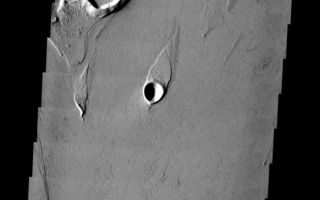 <h1>PIA10888:  Marte Vallis</h1><div class="PIA10888" lang="en" style="width:562px;text-align:left;margin:auto;background-color:#000;padding:10px;max-height:150px;overflow:auto;"><p><a href="/figures/PIA10888_fig1.jpg"></a><br><b>Context image for PIA10888<br />Marte Vallis</b></p><p>Marte Vallis is a large, complex lava channel. This VIS image shows how the lava is able to create features, such as streamlined islands, that are more commonly seen in water carved channels.<p>Image information: VIS instrument. Latitude 15.8N, Longitude 184.2E. 18 meter/pixel resolution.</p><p>Please see the <a href="http://themis.asu.edu/terms" target="_blank">THEMIS Data Citation Note</a> for details on crediting THEMIS images.</p><p>Note: this THEMIS visual image has not been radiometrically nor geometrically calibrated for this preliminary release. An empirical correction has been performed to remove instrumental effects. A linear shift has been applied in the cross-track and down-track direction to approximate spacecraft and planetary motion. Fully calibrated and geometrically projected images will be released through the Planetary Data System in accordance with Project policies at a later time.</p><p>NASA's Jet Propulsion Laboratory manages the 2001 Mars Odyssey mission for NASA's Office of Space Science, Washington, D.C. The Thermal Emission Imaging System (THEMIS) was developed by Arizona State University, Tempe, in collaboration with Raytheon Santa Barbara Remote Sensing. The THEMIS investigation is led by Dr. Philip Christensen at Arizona State University. Lockheed Martin Astronautics, Denver, is the prime contractor for the Odyssey project, and developed and built the orbiter. Mission operations are conducted jointly from Lockheed Martin and from JPL, a division of the California Institute of Technology in Pasadena.<br /><br /><a href="http://photojournal.jpl.nasa.gov/catalog/PIA10888" onclick="window.open(this.href); return false;" title="Voir l'image 	 PIA10888:  Marte Vallis	  sur le site de la NASA">Voir l'image 	 PIA10888:  Marte Vallis	  sur le site de la NASA.</a></div>