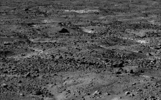 <h1>PIA11154:  Martian Arctic Dust Devil, Phoenix Sol 104</h1><div class="PIA11154" lang="en" style="width:800px;text-align:left;margin:auto;background-color:#000;padding:10px;max-height:150px;overflow:auto;"><p>The Surface Stereo Imager on NASA's Phoenix Mars Lander caught this dust devil in action west-southwest of the lander at 11:16 a.m. local Mars time on Sol 104, or the 104th Martian day of the mission, Sept. 9, 2008.</p><p>Dust devils have not been detected in any Phoenix images from earlier in the mission, but at least six were observed in a dozen images taken on Sol 104.</p><p>Dust devils are whirlwinds that often occur when the Sun heats the surface of Mars, or some areas on Earth. The warmed surface heats the layer of atmosphere closest to it, and the warm air rises in a whirling motion, stirring dust up from the surface like a miniature tornado.</p><p>The dust devil visible in the center of this image just below the horizon is estimated to be about 400 meters (about 1,300 feet) from Phoenix, and 4 meters (13 feet) in diameter. It is much smaller than dust devils that have been observed by NASA's Mars Exploration Rover Spirit much closer to the equator. It is closer in size to dust devils seen from orbit in the Phoenix landing region, though still smaller than those.</p><p>The image has been enhanced to make the dust devil easier to see.</p><p>The Phoenix Mission is led by the University of Arizona, Tucson, on behalf of NASA. Project management of the mission is by NASA's Jet Propulsion Laboratory, Pasadena, Calif. Spacecraft development is by Lockheed Martin Space Systems, Denver.<br /><br /><a href="http://photojournal.jpl.nasa.gov/catalog/PIA11154" onclick="window.open(this.href); return false;" title="Voir l'image 	 PIA11154:  Martian Arctic Dust Devil, Phoenix Sol 104	  sur le site de la NASA">Voir l'image 	 PIA11154:  Martian Arctic Dust Devil, Phoenix Sol 104	  sur le site de la NASA.</a></div>