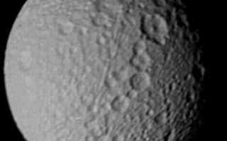 Saturne_Mimas_2.jpg