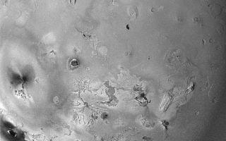 <h1>PIA01106:  Geologic Landforms on Io (Area 4)</h1><div class="PIA01106" lang="en" style="width:797px;text-align:left;margin:auto;background-color:#000;padding:10px;max-height:150px;overflow:auto;">Shown here is one of the topographic mapping images of Jupiter's moon Io (Latitude: -60 to 20 degrees, Longitude: 180 to 270 degrees) acquired by NASA's Galileo spacecraft, revealing a great variety of landforms. There are rugged mountains several miles high, layered materials forming plateaus, and many irregular depressions called volcanic calderas. There are also dark lava flows and bright deposits of SO2 frost or other sulfurous materials, which have no discernable topographic relief at this scale. Several of the dark, flow-like features correspond to hot spots, and may be active lava flows. There are no landforms resembling impact craters, as the volcanism covers the surface with new deposits much more rapidly than the flux of comets and asteroids can create large impact craters. The large oval on the left-hand side is the fallout deposit from Pele, the largest volcanic eruption plume on Io, over 200 miles high when active.<p>North is to the top of the picture and the sun illuminates the surface from the left. The image covers an area about 2390 kilometers wide and the smallest features that can be discerned are 3.0 kilometers in size. This image was taken on November 6th, 1996, at a range of 294,000 kilometers by the Solid State Imaging (CCD) system on the Galileo Spacecraft.<p>The Jet Propulsion Laboratory, Pasadena, CA manages the mission for NASA's Office of Space Science, Washington, DC.<p>This image and other images and data received from Galileo are posted on the World Wide Web, on the Galileo mission home page at URL http://galileo.jpl.nasa.gov. Background information and educational context for the images can be found at <a href="http://www2.jpl.nasa.gov/galileo/sepo/" target="_blank">http://www.jpl.nasa.gov/galileo/sepo</a>..<br /><br /><a href="http://photojournal.jpl.nasa.gov/catalog/PIA01106" onclick="window.open(this.href); return false;" title="Voir l'image 	 PIA01106:  Geologic Landforms on Io (Area 4)	  sur le site de la NASA">Voir l'image 	 PIA01106:  Geologic Landforms on Io (Area 4)	  sur le site de la NASA.</a></div>