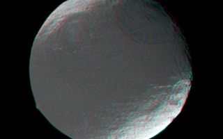 <h1>PIA06169:  Iapetus in 3D</h1><div class="PIA06169" lang="en" style="width:749px;text-align:left;margin:auto;background-color:#000;padding:10px;max-height:150px;overflow:auto;"><p>This stereo view of Iapetus was created by combining two Cassini images, which were taken one day apart. The view serves mainly to show the spherical shape of Iapetus and some of the moons topography.</p><p>The prominent linear ridge in the center of the dark area -- a place known as Cassini Regio -- marks the equator quite closely. The ridge was first discovered in this set of images and was seen at higher resolution in images taken during Cassinis flyby of Iapetus on New Years Eve 2004. Some Cassini imaging scientists have suggested that the ridge may have a causal relationship to the dark material that coats the moons leading hemisphere. The mountain on the left is part of the ridge, and rises at least 13 kilometers (8 miles) above the surrounding terrain. </p><p>The large basin near the terminator (at upper right) was detected in Cassini images from July and has a diameter of about 550 kilometers (340 miles). The large basin at upper left was newly detected in these images. The crater at far right (within the bright terrain) was known from the days of NASA's Voyager missions.</p><p>North on Iapetus is towards the upper left. The images were obtained in visible light with the Cassini spacecraft narrow angle camera on Dec. 26 and 27, 2004. Cassinis distance from Iapetus ranged from 880,537 to 716,678 kilometers (547,140 to 445,323 miles) between the two images, and the Sun-Iapetus-spacecraft, or phase, angle changed from 21 to 22 degrees. Resolution achieved in the original images was 5.2 and 4.3 kilometers (3.2 and 2.7 miles) per pixel, respectively. </p><p>The Cassini-Huygens mission is a cooperative project of NASA, the European Space Agency and the Italian Space Agency. The Jet Propulsion Laboratory, a division of the California Institute of Technology in Pasadena, manages the mission for NASA's Science Mission Directorate, Washington, D.C. The Cassini orbiter and its two onboard cameras were designed, developed and assembled at JPL. The imaging team is based at the Space Science Institute, Boulder, Colo.</p><p>For more information about the Cassini-Huygens mission visit <a href="http://saturn.jpl.nasa.gov">http://saturn.jpl.nasa.gov</a>. For images visit the Cassini imaging team home page <a href="http://ciclops.org">http://ciclops.org</a>.</p><br /><br /><a href="http://photojournal.jpl.nasa.gov/catalog/PIA06169" onclick="window.open(this.href); return false;" title="Voir l'image 	 PIA06169:  Iapetus in 3D	  sur le site de la NASA">Voir l'image 	 PIA06169:  Iapetus in 3D	  sur le site de la NASA.</a></div>