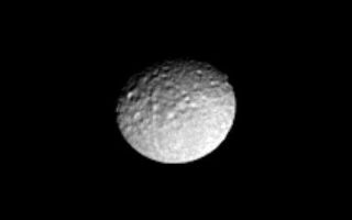<h1>PIA06565:  Battered Icy Mimas</h1><div class="PIA06565" lang="en" style="width:422px;text-align:left;margin:auto;background-color:#000;padding:10px;max-height:150px;overflow:auto;"><p>This Cassini image of the Saturn-facing side of icy Mimas reveals the craters and long, linear chasms that cross the moon's surface. </p><p>Many of the large craters on Mimas have whimsical names from the legend of King Arthur, such as Launcelot, Merlin and Gallahad. Mimas is 398 kilometers (247 miles) across.</p><p>The image was taken in visible light with the Cassini spacecraft narrow angle camera on Dec. 14, 2004, at a distance of 902,000 kilometers (560,000 miles) from Mimas and at a Sun-Mimas-spacecraft, or phase, angle of 26 degrees. The image scale is 5.4 kilometers (3.4 miles) per pixel. The image has been magnified by a factor of two and contrast enhanced to aid visibility.</p><p>The Cassini-Huygens mission is a cooperative project of NASA, the European Space Agency and the Italian Space Agency. The Jet Propulsion Laboratory, a division of the California Institute of Technology in Pasadena, manages the mission for NASA's Science Mission Directorate, Washington, D.C. The Cassini orbiter and its two onboard cameras were designed, developed and assembled at JPL. The imaging team is based at the Space Science Institute, Boulder, Colo.</p><p>For more information about the Cassini-Huygens mission visit <a href="http://saturn.jpl.nasa.gov">http://saturn.jpl.nasa.gov</a>. For images visit the Cassini imaging team home page <a href="http://ciclops.org">http://ciclops.org</a>.</p><br /><br /><a href="http://photojournal.jpl.nasa.gov/catalog/PIA06565" onclick="window.open(this.href); return false;" title="Voir l'image 	 PIA06565:  Battered Icy Mimas	  sur le site de la NASA">Voir l'image 	 PIA06565:  Battered Icy Mimas	  sur le site de la NASA.</a></div>