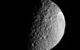 <h1>PIA08264:  Blasted Mimas</h1><div class="PIA08264" lang="en" style="width:419px;text-align:left;margin:auto;background-color:#000;padding:10px;max-height:150px;overflow:auto;"><p>Mimas plows along in its orbit, its pockmarked surface in crisp relief. The bright, steep walls of the enormous crater, Herschel (130 kilometers, or 80 miles wide), gleam in the sunlight.</p><p>The lit terrain seen here is on the leading hemisphere of Mimas (397 kilometers, or 247 miles across). North is up.</p><p>The image was taken in visible light with the Cassini spacecraft narrow-angle camera on Aug. 16, 2006 at a distance of approximately 221,000 kilometers (137,000 miles) from Mimas and at a Sun-Mimas-spacecraft, or phase, angle of 80 degrees. Image scale is 1 kilometer (0.6 mile) per pixel.</p><p>The Cassini-Huygens mission is a cooperative project of NASA, the European Space Agency and the Italian Space Agency. The Jet Propulsion Laboratory, a division of the California Institute of Technology in Pasadena, manages the mission for NASA's Science Mission Directorate, Washington, D.C. The Cassini orbiter and its two onboard cameras were designed, developed and assembled at JPL. The imaging operations center is based at the Space Science Institute in Boulder, Colo.</p><p>For more information about the Cassini-Huygens mission visit <a href="http://saturn.jpl.nasa.gov">http://saturn.jpl.nasa.gov/home/index.cfm</a>. The Cassini imaging team homepage is at <a href="http://ciclops.org">http://ciclops.org</a>.</p><br /><br /><a href="http://photojournal.jpl.nasa.gov/catalog/PIA08264" onclick="window.open(this.href); return false;" title="Voir l'image 	 PIA08264:  Blasted Mimas	  sur le site de la NASA">Voir l'image 	 PIA08264:  Blasted Mimas	  sur le site de la NASA.</a></div>