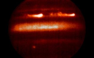 <h1>PIA10225:  Jupiter Eruptions Captured in Infrared</h1><div class="PIA10225" lang="en" style="width:800px;text-align:left;margin:auto;background-color:#000;padding:10px;max-height:150px;overflow:auto;"><p><a href="/tiff/PIA10224_fig1.tif"></a><br />Click on the image for<br />high resolution image of<br />Nature Cover</p><p>Detailed analysis of two continent-sized storms that erupted in Jupiter's atmosphere in March 2007 shows that Jupiter's internal heat plays a significant role in generating atmospheric disturbances. Understanding these outbreaks could be the key to unlock the mysteries buried in the deep Jovian atmosphere, say astronomers. </p><p>This infrared image shows two bright plume eruptions obtained by the NASA Infrared Telescope Facility on April 5, 2007.</p><p>Understanding these phenomena is important for Earth's meteorology where storms are present everywhere and jet streams dominate the atmospheric circulation. Jupiter is a natural laboratory where atmospheric scientists study the nature and interplay of the intense jets and severe atmospheric phenomena.</p><p>According to the analysis, the bright plumes were storm systems triggered in Jupiter's deep water clouds that moved upward in the atmosphere vigorously and injected a fresh mixture of ammonia ice and water about 20 miles (30 kilometers) above the visible clouds. The storms moved in the peak of a jet stream in Jupiter's atmosphere at 375 miles per hour (600 kilometers per hour). Models of the disturbance indicate that the jet stream extends deep in the buried atmosphere of Jupiter, more than 60 miles (approximately100 kilometers) below the cloud tops where most sunlight is absorbed.<br /><br /><a href="http://photojournal.jpl.nasa.gov/catalog/PIA10225" onclick="window.open(this.href); return false;" title="Voir l'image 	 PIA10225:  Jupiter Eruptions Captured in Infrared	  sur le site de la NASA">Voir l'image 	 PIA10225:  Jupiter Eruptions Captured in Infrared	  sur le site de la NASA.</a></div>