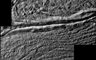 <h1>PIA11113:  Damascus Sulcus on Enceladus</h1><div class="PIA11113" lang="en" style="width:800px;text-align:left;margin:auto;background-color:#000;padding:10px;max-height:150px;overflow:auto;"><p><a href="/archive/PIA11113_fig1.tif" class="external free" target="wpext"></a><br />High resolution annotated version</p><p>Cassini shot past the surface of Saturn's moon Enceladus on Aug. 11, 2008, acquiring a set of seven high-resolution images targeting known jet source locations on the moon's "tiger stripe" fractures, or sulci. Two of those images are presented in this mosaic; the other five images are shown in <a href="/catalog/PIA11114">PIA11114</a>.</p><p>Features on Enceladus are named for characters and places from "The Arabian Nights," and the four most prominent sulci are named Alexandria, Cairo, Baghdad and Damascus. Here, Damascus Sulcus runs across the center, from left to right.</p><p>One highly anticipated result of this flyby was to pinpoint previously identified source locations for  the jets that blast icy particles, water vapor and trace organics into space (see <a href="/catalog/PIA08385">PIA08385</a>). The yellow circles on the annotated version of the mosaic indicate source locations II and III identified in <a href="/catalog/PIA08385">PIA08385</a>).</p><p>Scientists are using these new images to study geologic activity associated with the sulci, and effects on the surrounding terrain. This information, coupled with observations by Cassini's other instruments, may answer the question of whether reservoirs of liquid water exist beneath the surface.  </p><p>The mosaic consists of two images obtained with the clear spectral filters on Cassini's narrow-angle camera. The view is an orthographic projection with an image scale of 24 meters (79 feet) per pixel. The area shown here is centered on 81.2 degrees south latitude, 309.9 degrees west longitude. The original images ranged in resolution from 27 to 30 meters (89 to 98 feet) per pixel and were taken at distances ranging from 4,200 to 4,742 kilometers (2,610 to 2,947 miles) from Enceladus.</p><p>The Cassini-Huygens mission is a cooperative project of NASA, the European Space Agency and the Italian Space Agency. The Jet Propulsion Laboratory, a division of the California Institute of Technology in Pasadena, manages the mission for NASA's Science Mission Directorate, Washington, D.C. The Cassini orbiter and its two onboard cameras were designed, developed and assembled at JPL. The imaging operations center is based at the Space Science Institute in Boulder, Colo.</p><p>For more information about the Cassini-Huygens mission visit <a href="http://saturn.jpl.nasa.gov" class="external free" target="wpext">http://saturn.jpl.nasa.gov/</a>. The Cassini imaging team homepage is at <a href="http://ciclops.org" class="external free" target="wpext">http://ciclops.org</a>.<br /><br /><a href="http://photojournal.jpl.nasa.gov/catalog/PIA11113" onclick="window.open(this.href); return false;" title="Voir l'image 	 PIA11113:  Damascus Sulcus on Enceladus	  sur le site de la NASA">Voir l'image 	 PIA11113:  Damascus Sulcus on Enceladus	  sur le site de la NASA.</a></div>
